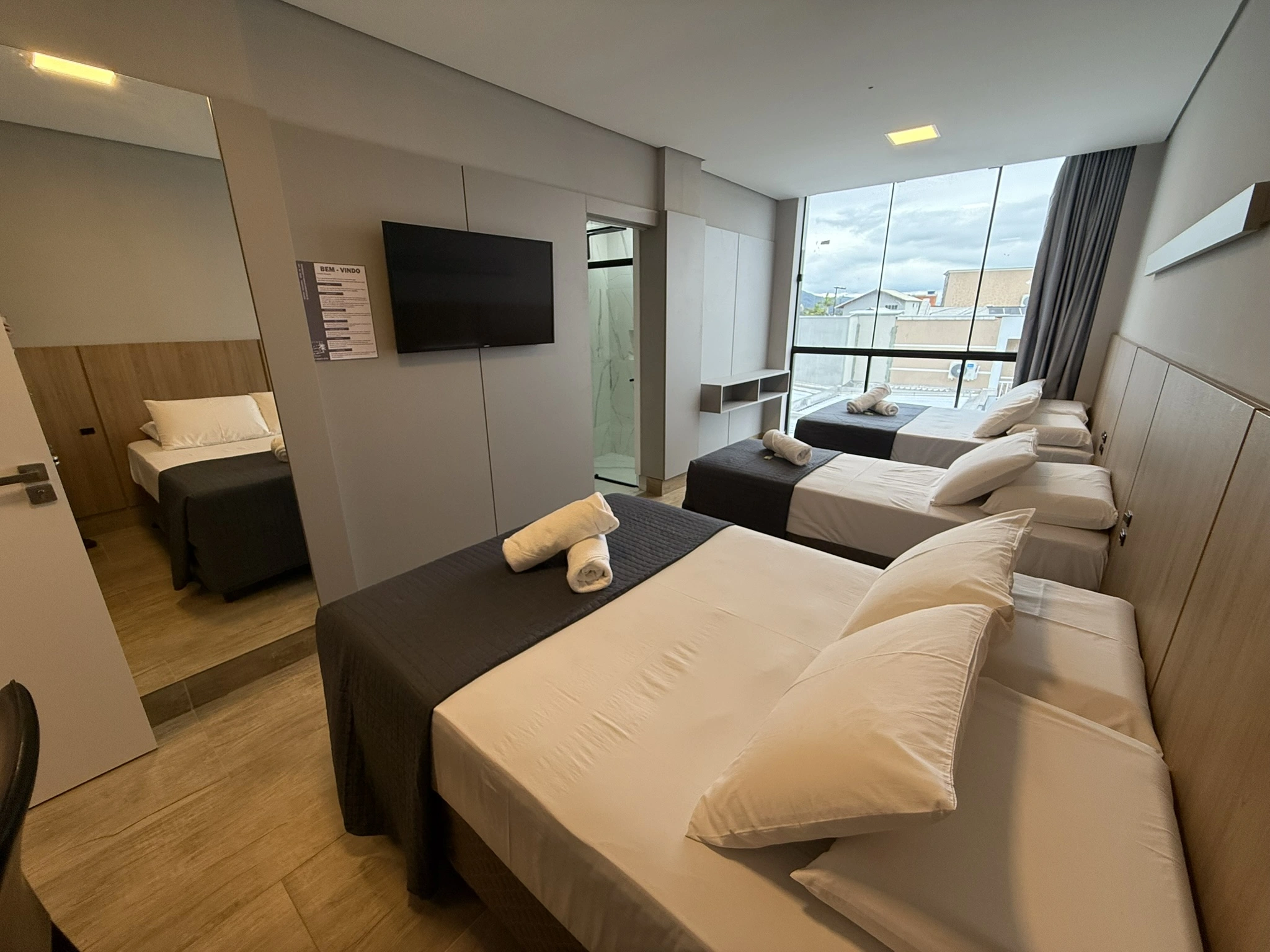 Executive Suite bathroom