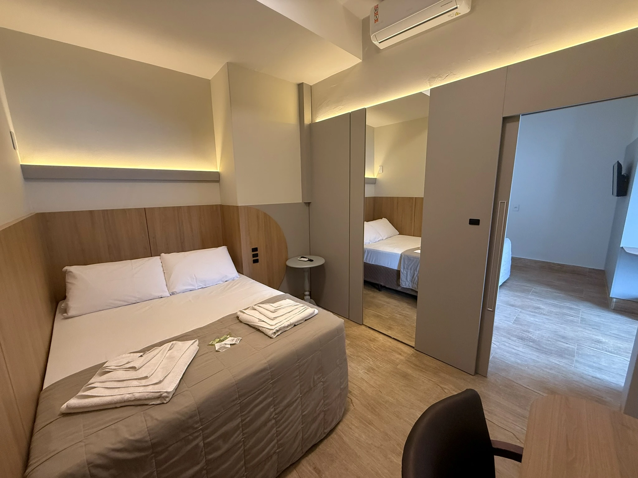 Super Deluxe bathroom