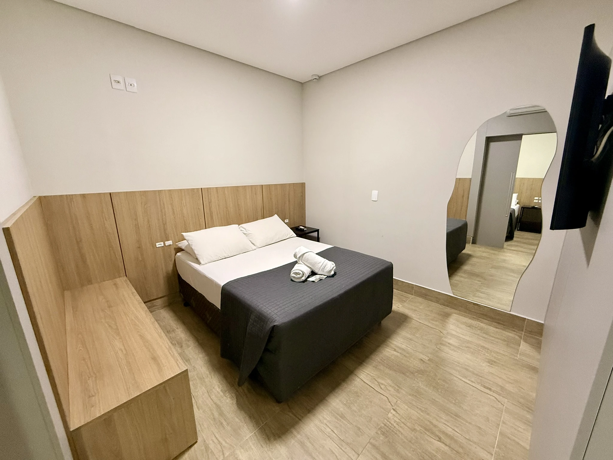 Super Deluxe bathroom